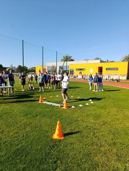 Uczniowie z Myszkowa przywieźli worek medali z zawodów lekkoatletycznych