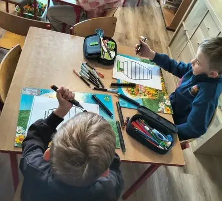 Jesień wszystkimi zmysłami – spacer i twórcze zajęcia w świetlicy
