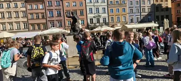 Uczniowie z klas IIIa i IVab odkrywali Warszawę – Stare Miasto i Centrum Nauki Kopernik