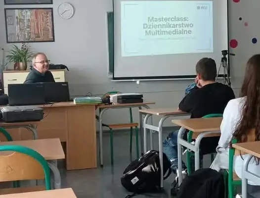 Warsztaty fotograficzno-filmowe w Szkole Podstawowej w Poraju