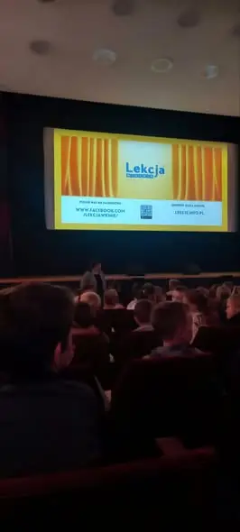Lekcja filmowa w Częstochowie: uczniowie z Poraja odkrywali tajniki muzyki w kinie
