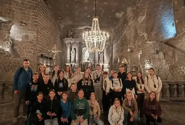 Wycieczka uczniów do Wieliczki i Wadowic — lekcja historii i dziedzictwa