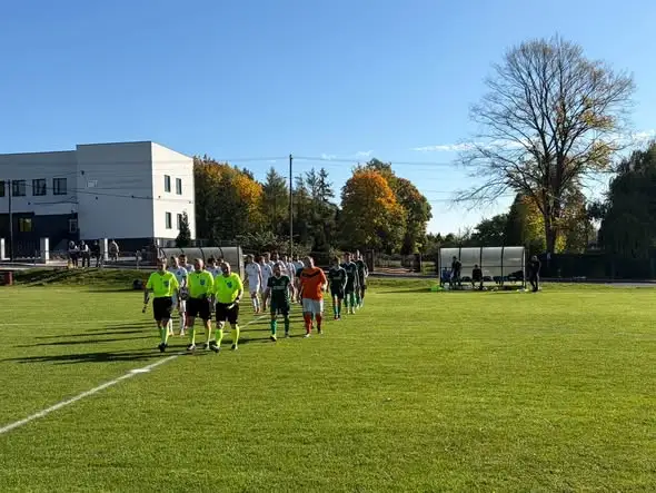 GKS Jura Niegowa rozgromiła Dąbrowiankę 7:2 w meczu wyjazdowym