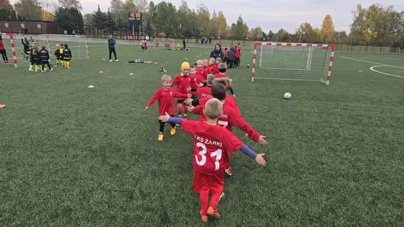 Weekendowe granie grup młodzieżowych LKS Żarki – relacja z boisk